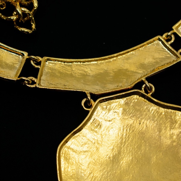 Chanel Pre-Fall 2019 Serpent Necklace - Picture 7 of 8